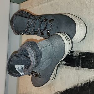 Converse Chuck Taylor Suede lace-up boots
